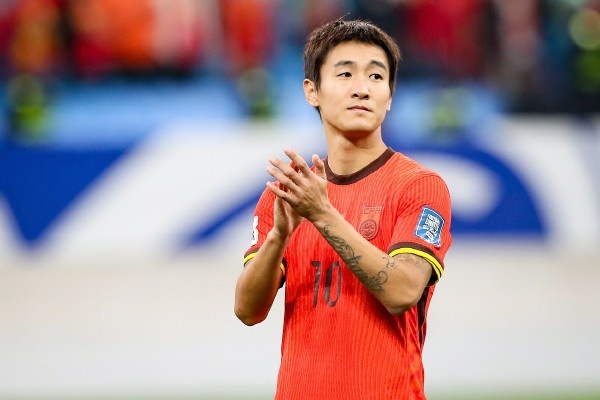 韦世豪三十而立 从问题少年到国足前场支点