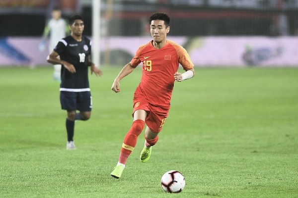 韦世豪三十而立 从问题少年到国足前场支点