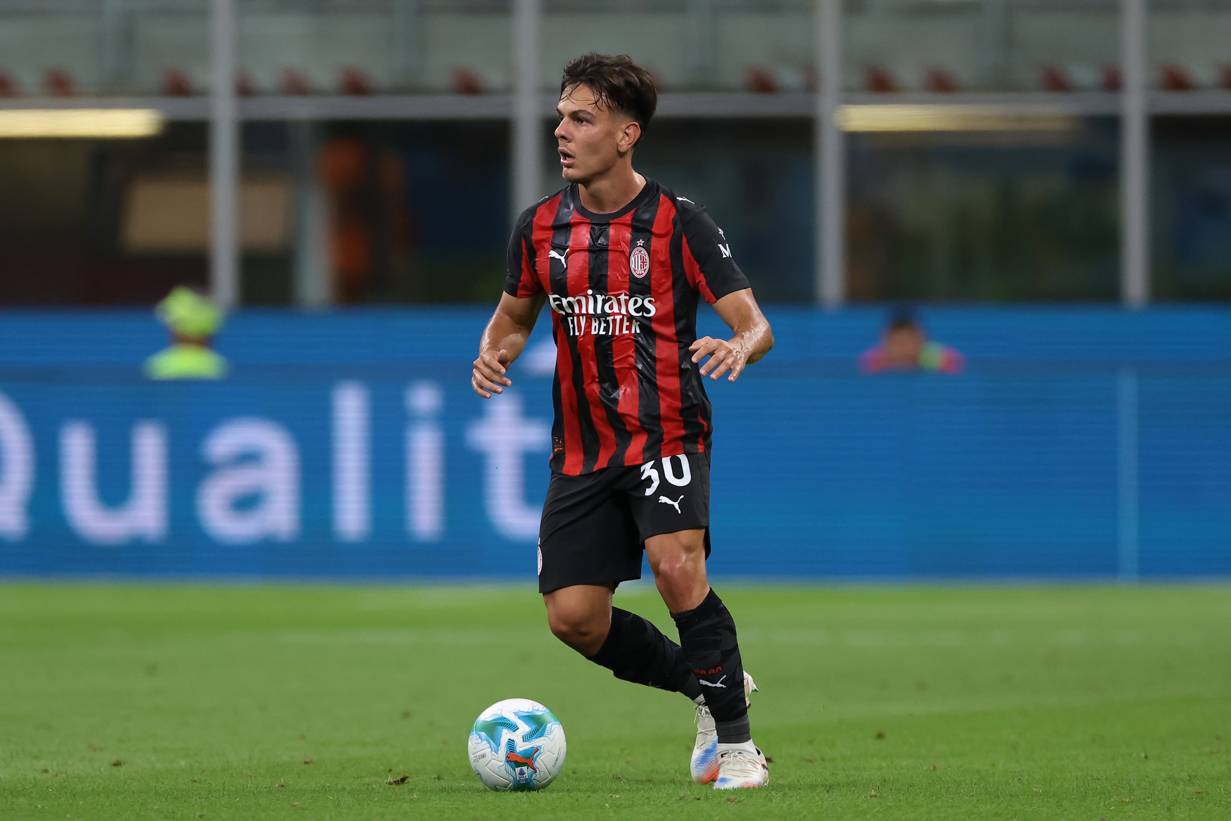 亚沙里亲述加盟米兰内幕 塔雷伊布双线电话攻势促成转会 亚沙里亲述加盟米兰内幕 塔雷伊布双线电话攻势促成转会