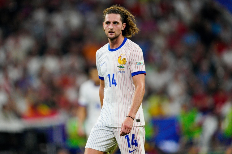 法国队训练观察:拉比奥特膝盖受撞单独恢复 杜埃肋伤无碍回归合练 法国队训练观察:拉比奥特膝盖受撞单独恢复 杜埃肋伤无碍回归合练