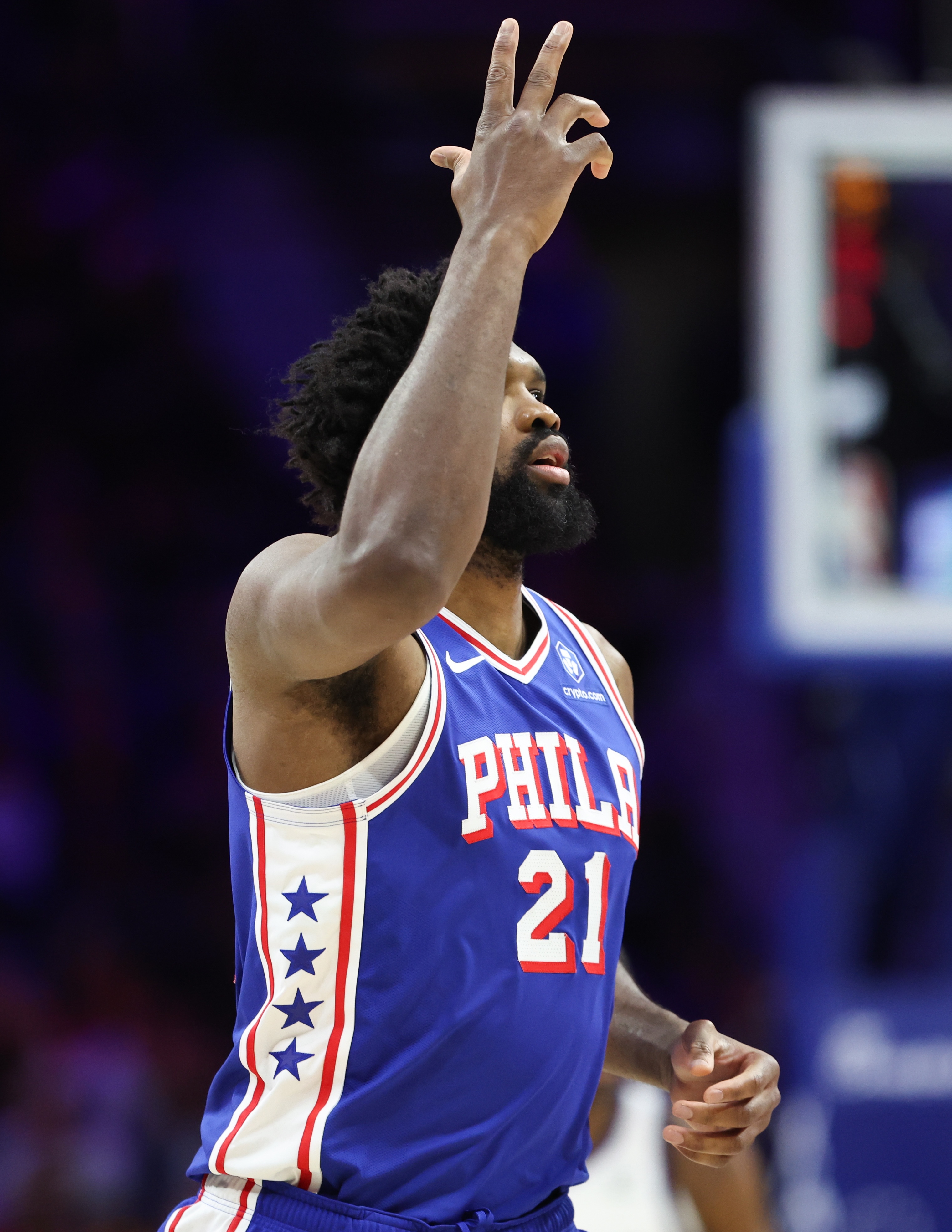 恩比德复出两战场均32分 投篮效率显著提升 恩比德复出两战场均32分 投篮效率显著提升