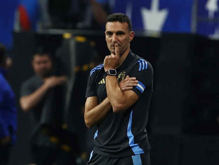 阿根廷内部赛1-0胜U20 洛佩斯制胜球 斯卡洛尼考察阵容