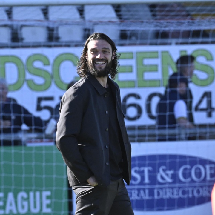 安迪·卡罗尔执教两连胜 KSI入主达根汉姆剑指英超