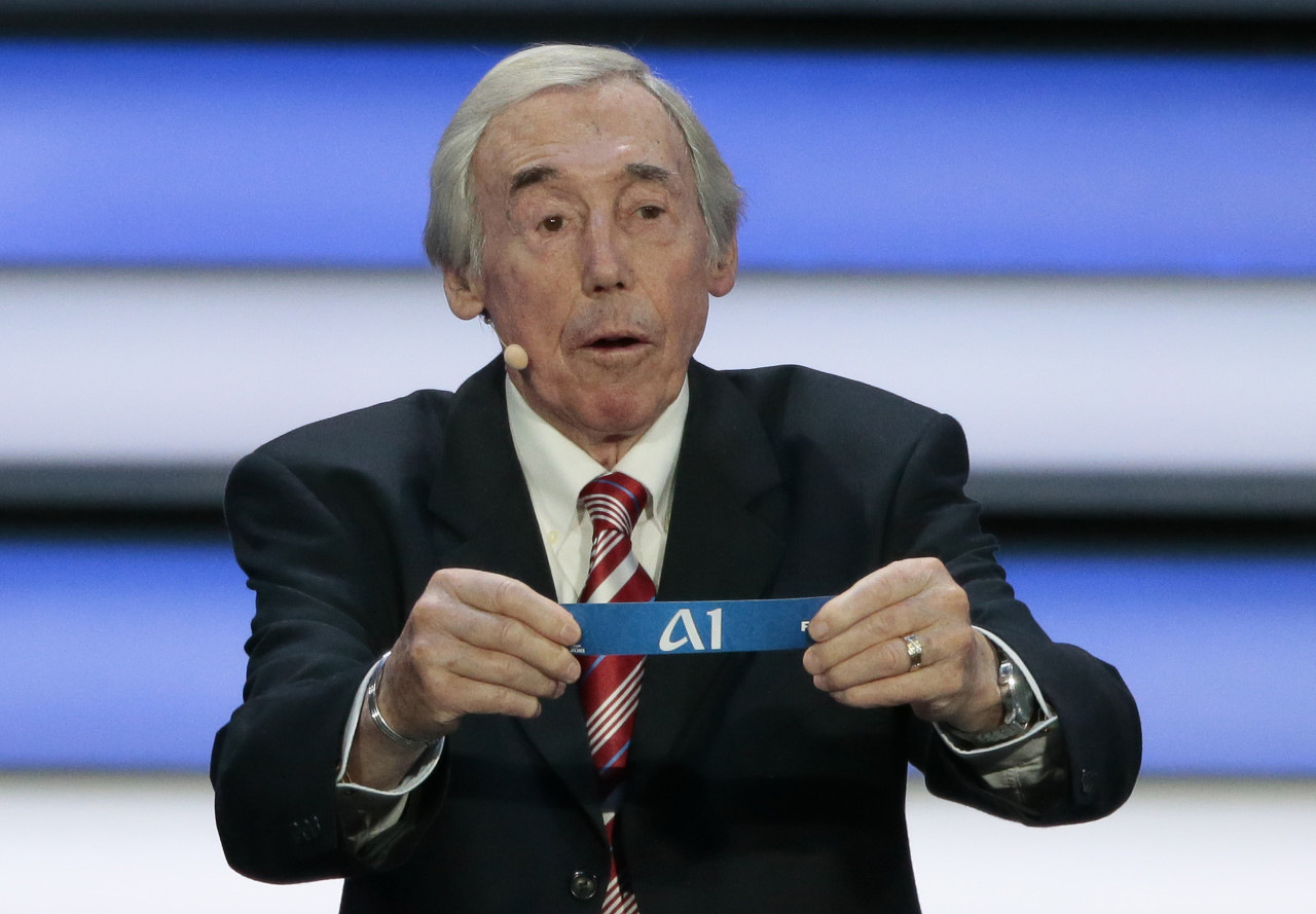 班克斯世纪扑救战袍将拍 估价超贝利决赛球衣