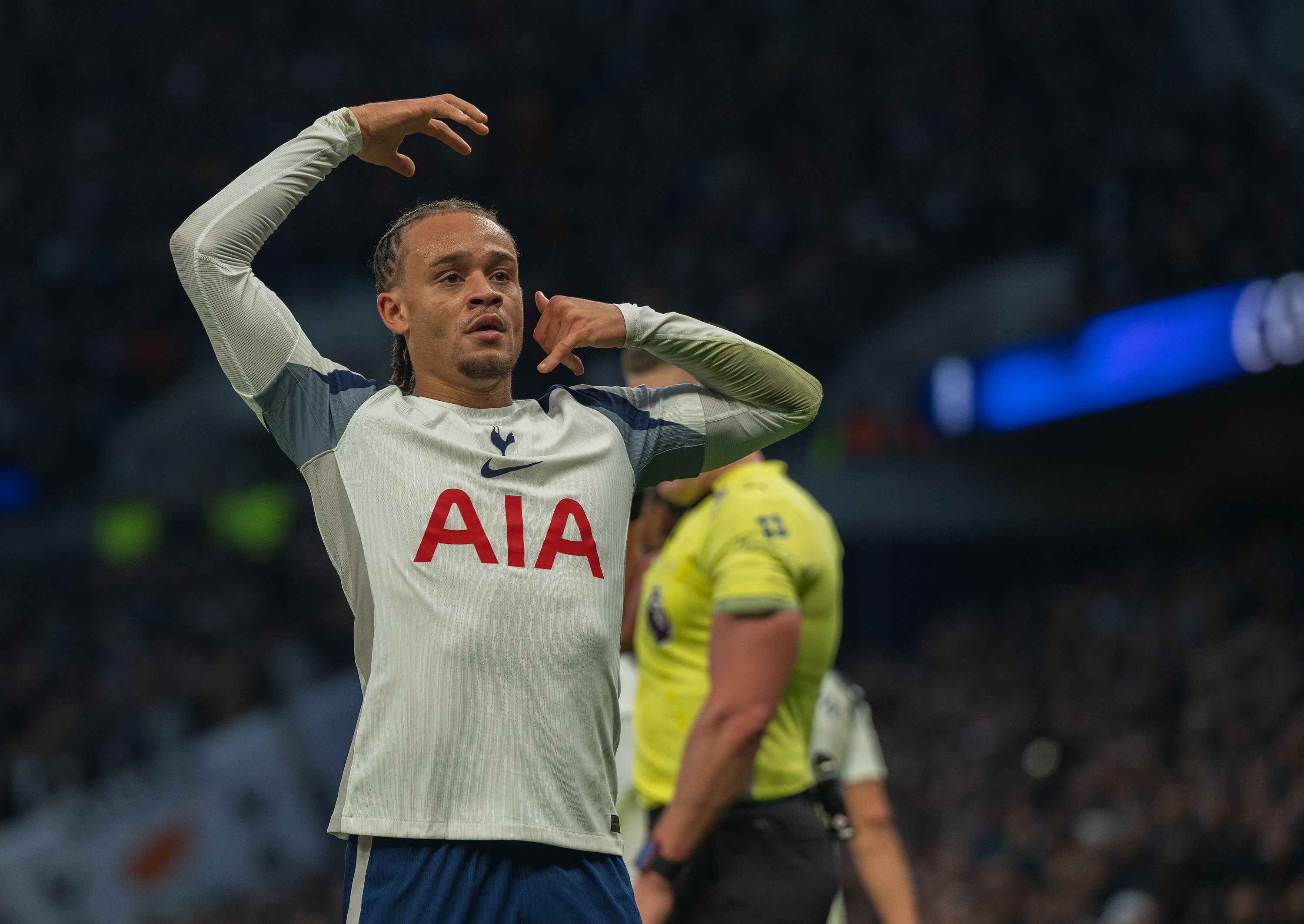 巴萨引援蓝图无西蒙斯 高额转会费与战略考量成阻碍