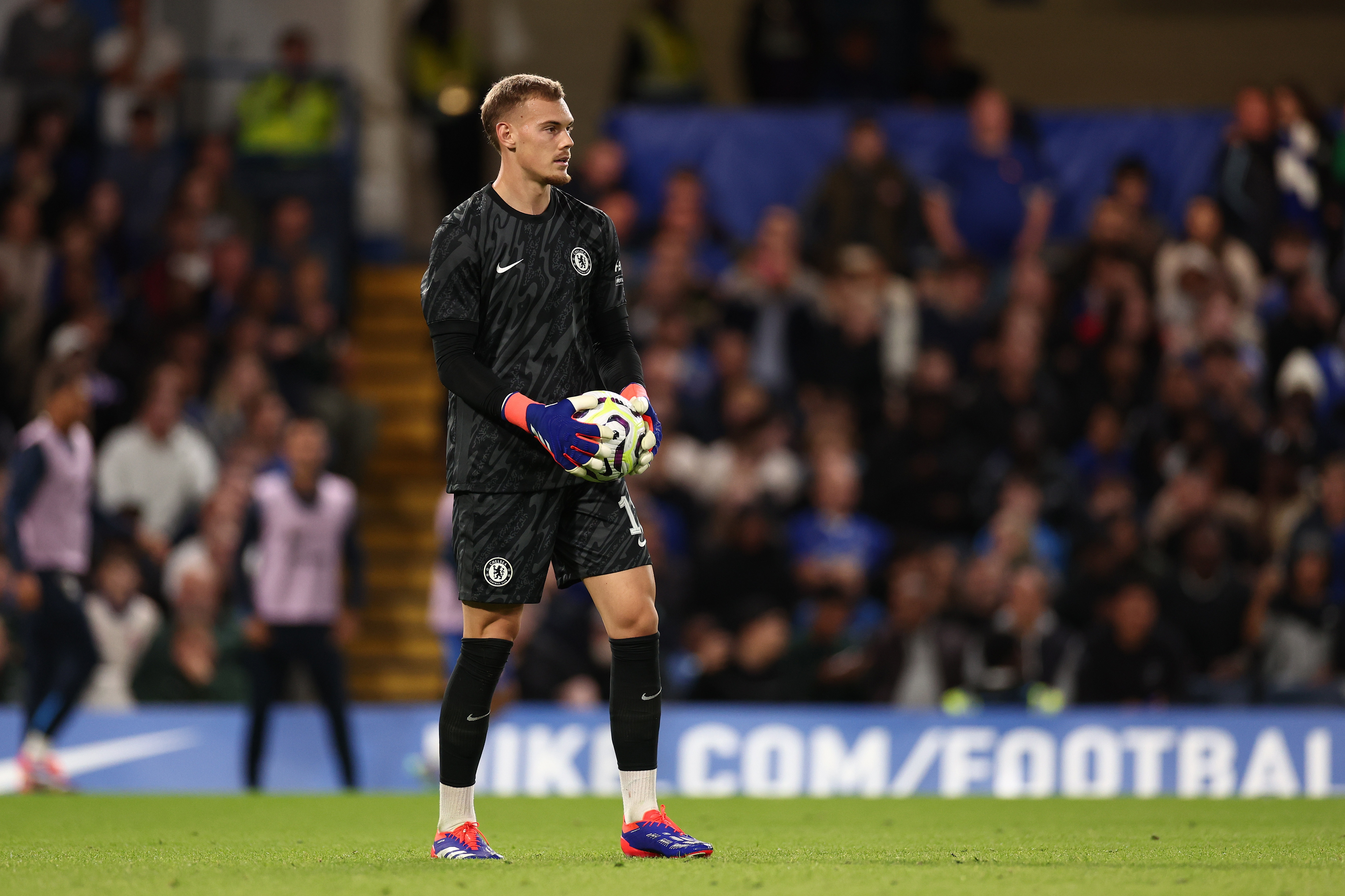 兰帕德升超后瞄准蓝军资源 考文垂夏窗或连租五将补强