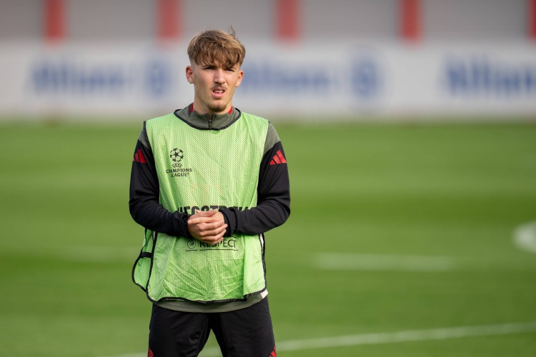 巴贝尔质疑德国U21放行卡尔 欧青赛关键战前核心上调成年队 巴贝尔质疑德国U21放行卡尔 欧青赛关键战前核心上调成年队