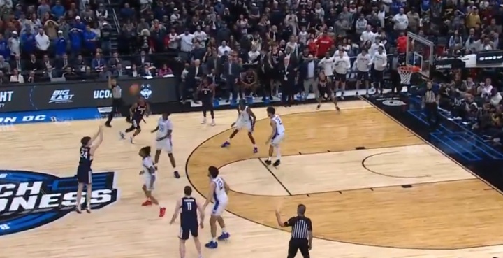 康大19分逆转杜克 马林斯logo三分压哨绝杀