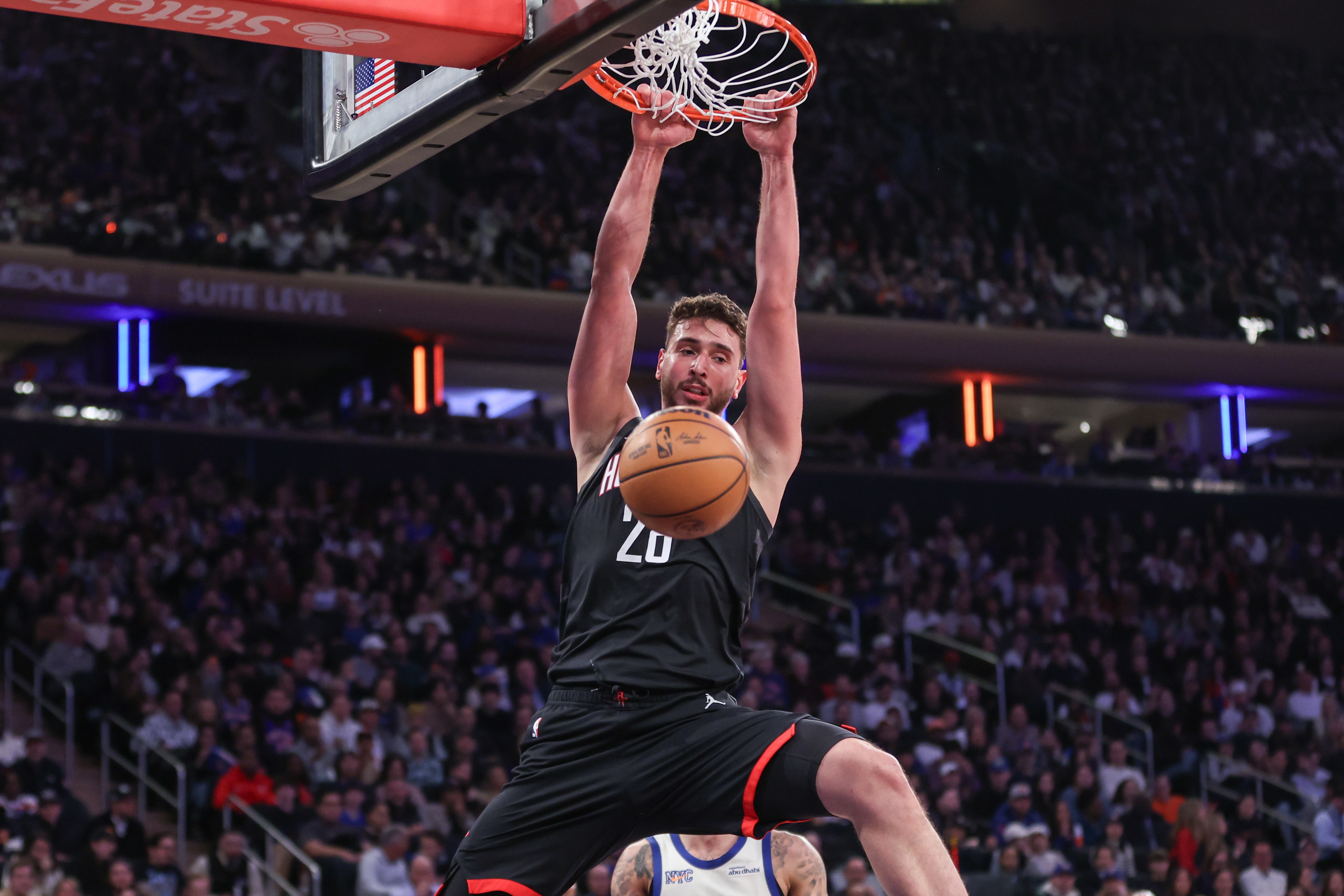 申京36+14+7+5三分零失误 火箭主场32分狂胜鹈鹕