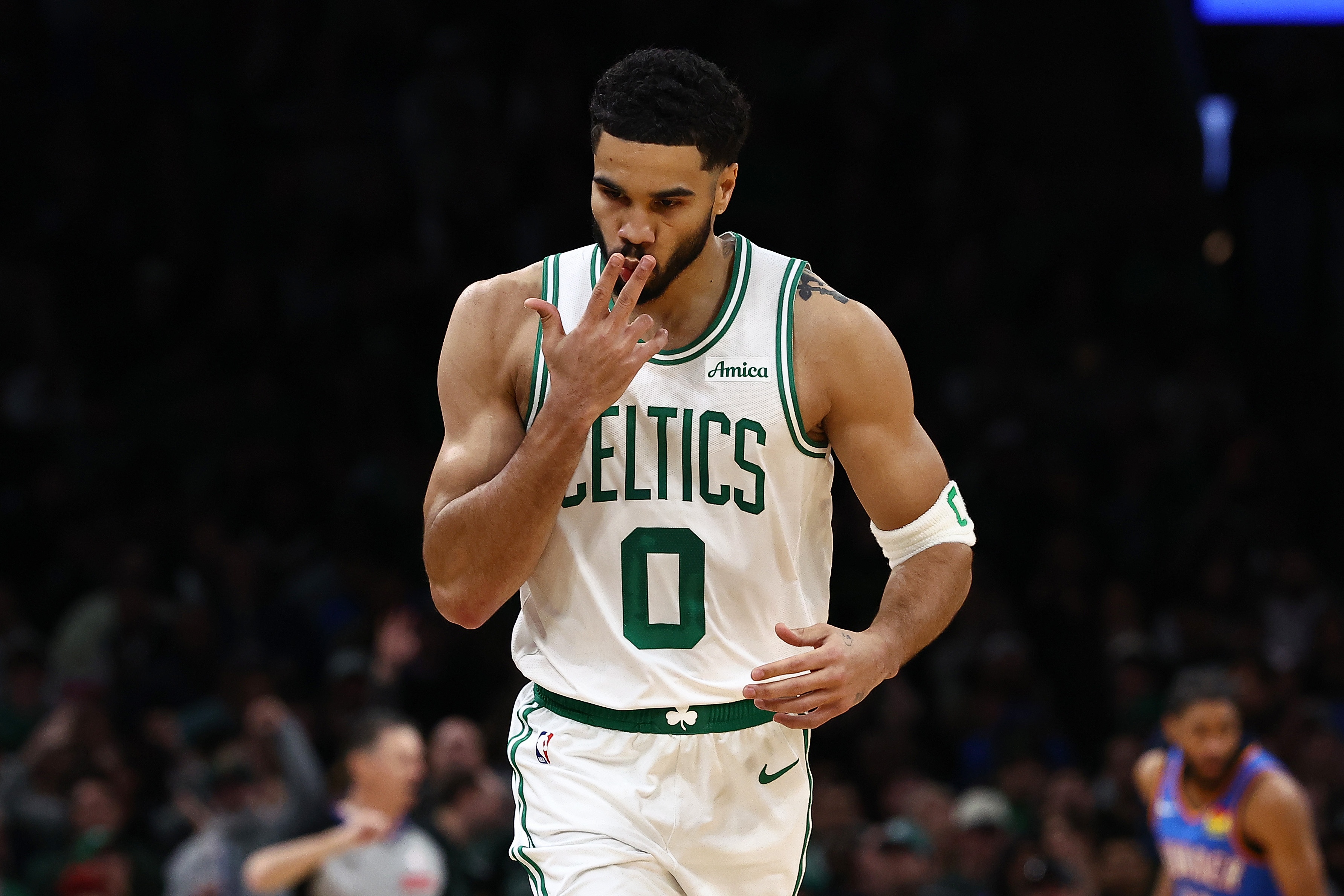 塔图姆复出后最佳一战 32+5+8率绿军轻取黄蜂