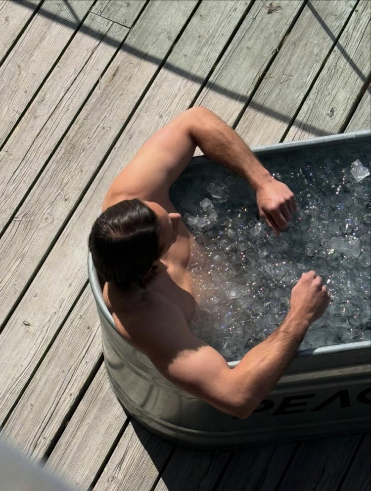 索默瑞士休赛期冰浴恢复 赛季38战18场零封