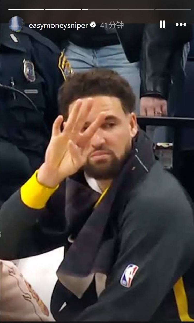 德克萨斯女篮36分狂胜晋级四强 杜兰特INS晒克莱四指表情包