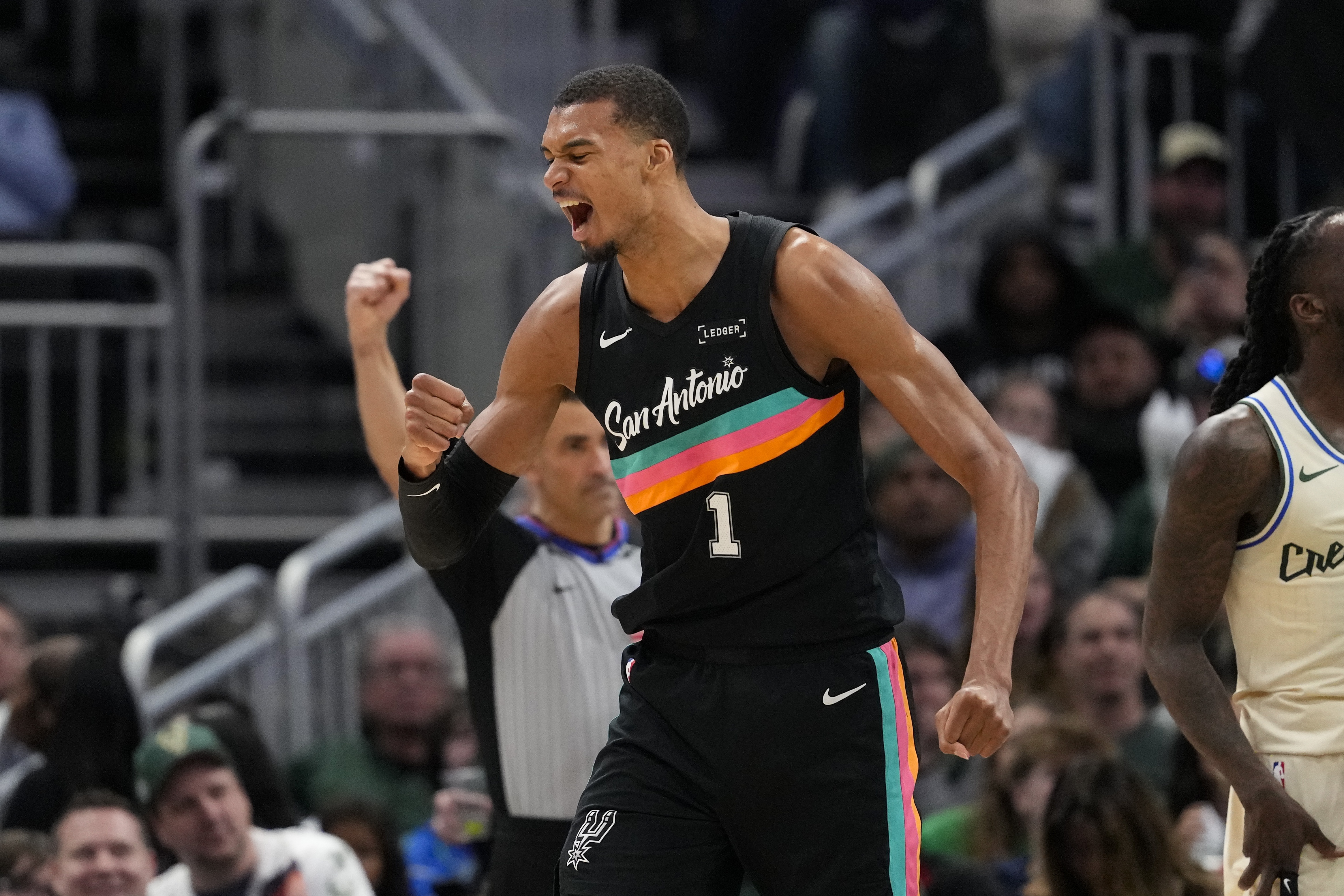 TA专家团MVP模拟投票 SGA整体表现获首推 东契奇微弱优势领先布朗