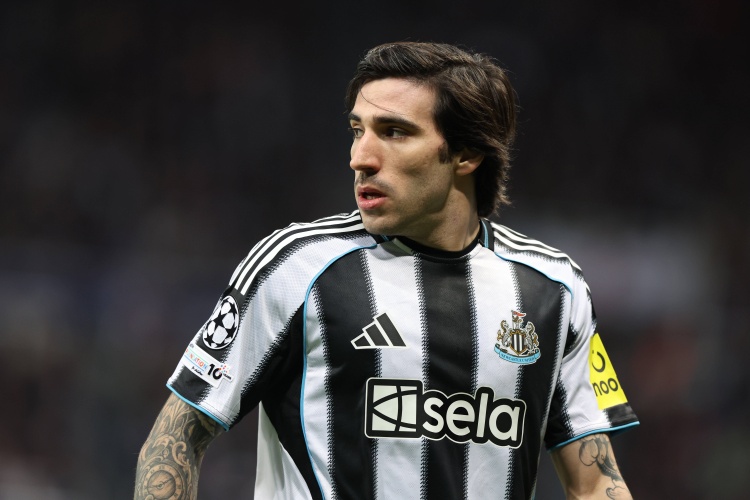 邮报：托纳利若入市曼联领跑 纽卡夏窗或售核心非吉马良斯