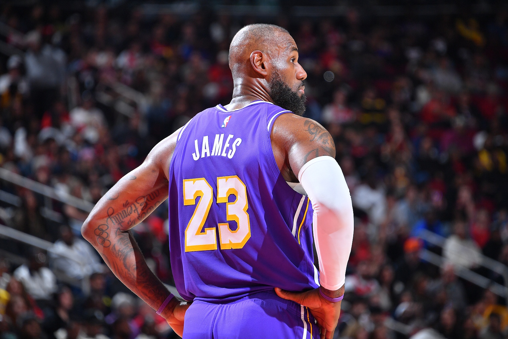 詹姆斯未来悬而未决 自由市场与降薪幅度成焦点