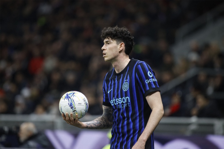 巴斯托尼染红葬送意大利 巴萨传闻与世界杯梦碎 巴斯托尼染红葬送意大利 巴萨传闻与世界杯梦碎