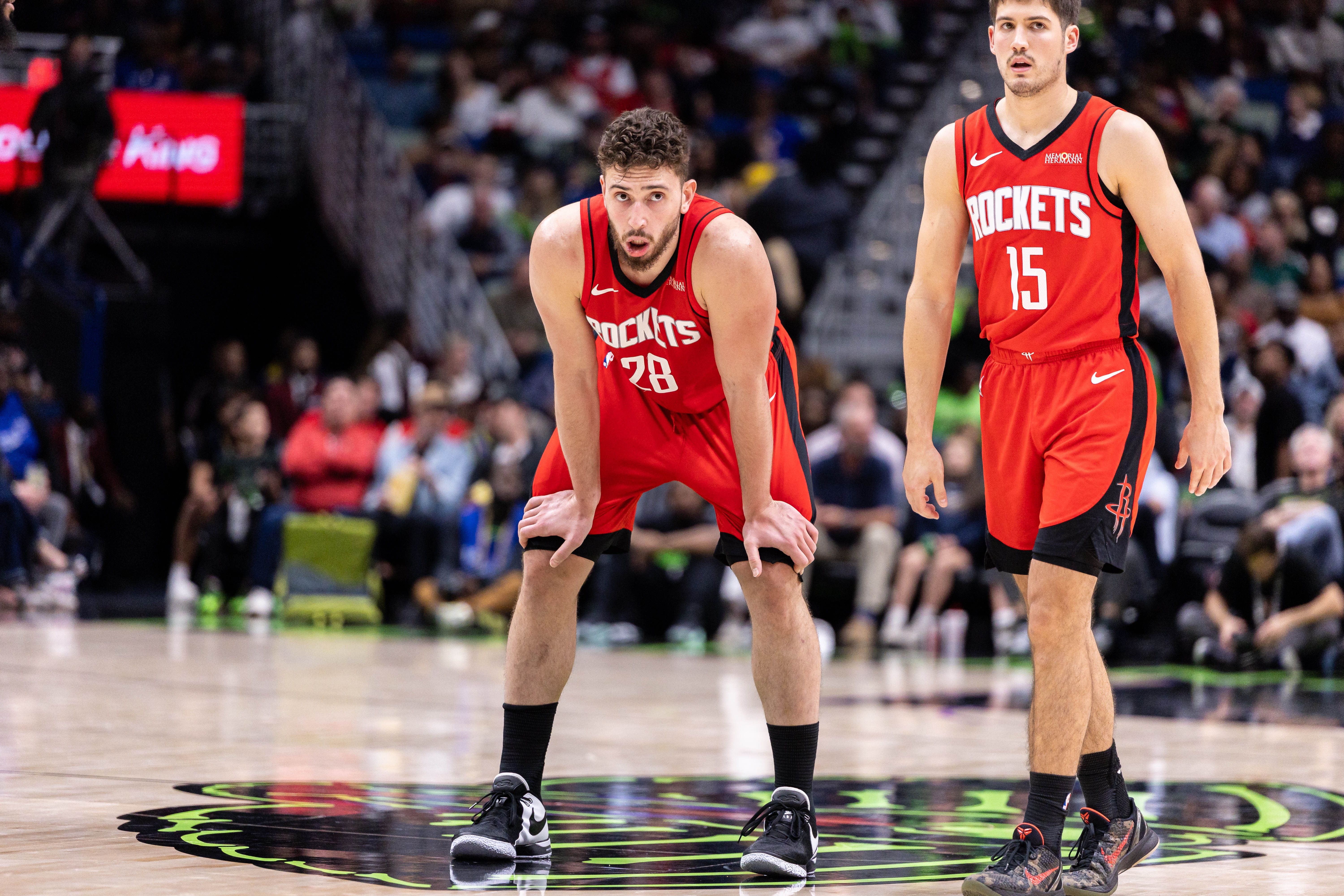 谢泼德三分14中9轰27分 火箭背靠背力克雄鹿取四连胜