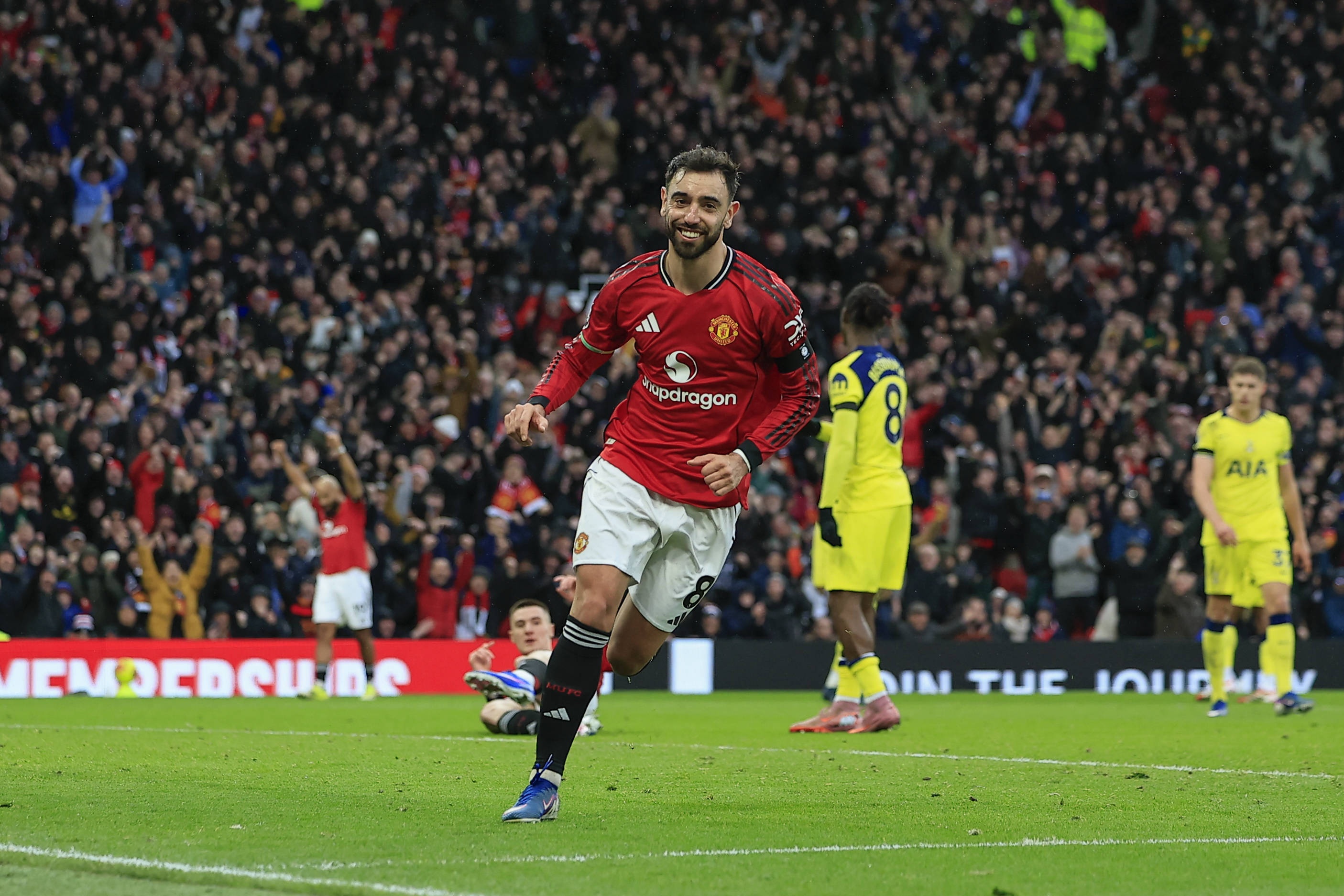 B费直面曼联队长压力 强调重返欧冠为赛季首要目标