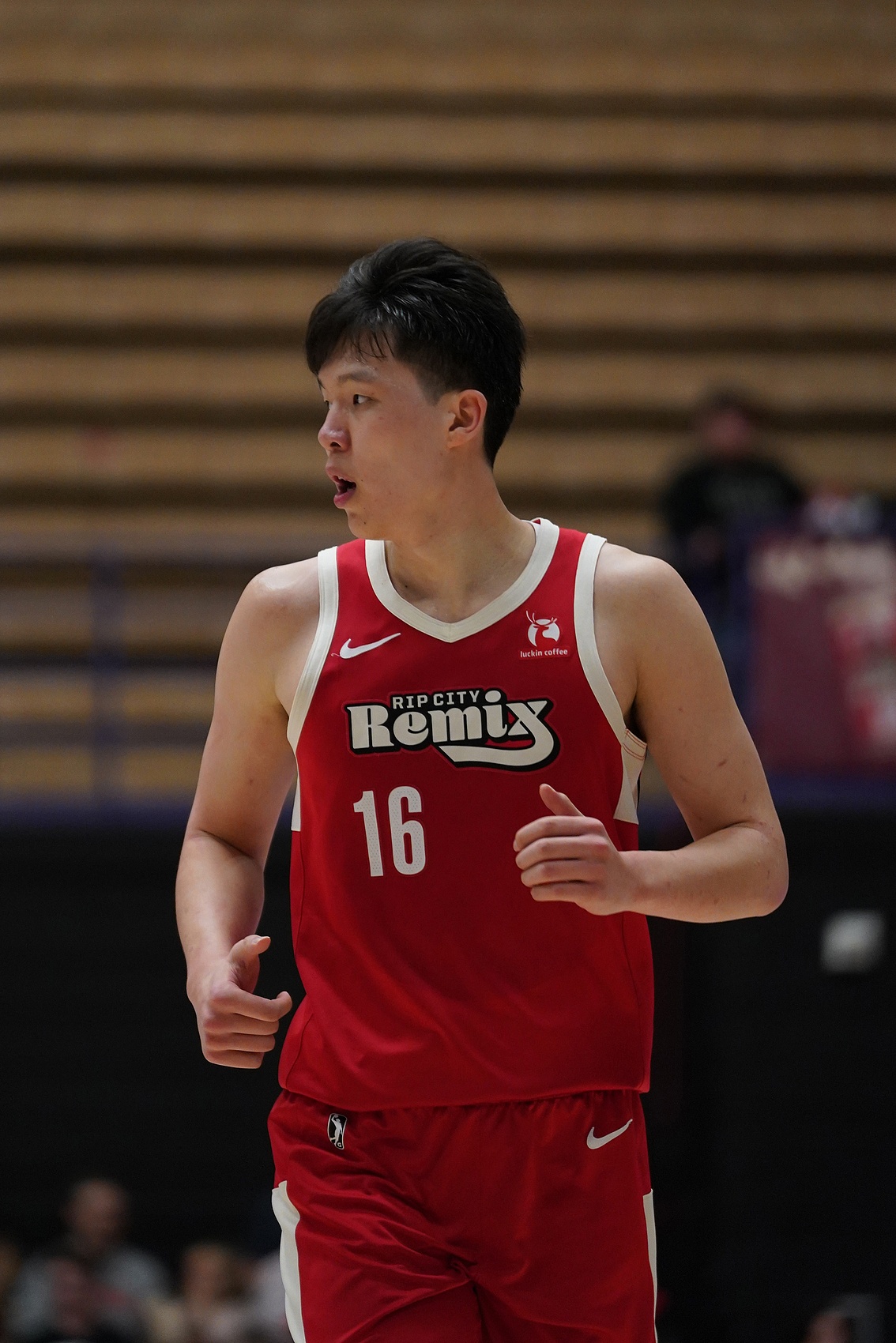 杨瀚森首节6分难阻崩盘 混音单节净负25分陷绝境