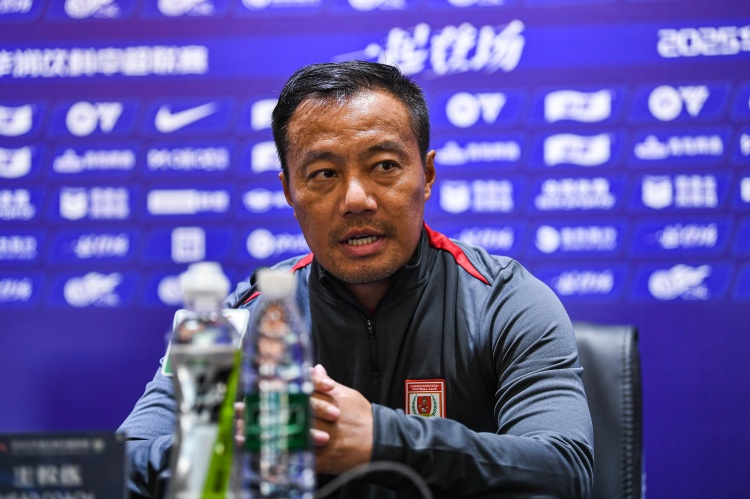 阎峰率亚泰重返经开 坦言降级后困难但目标明确