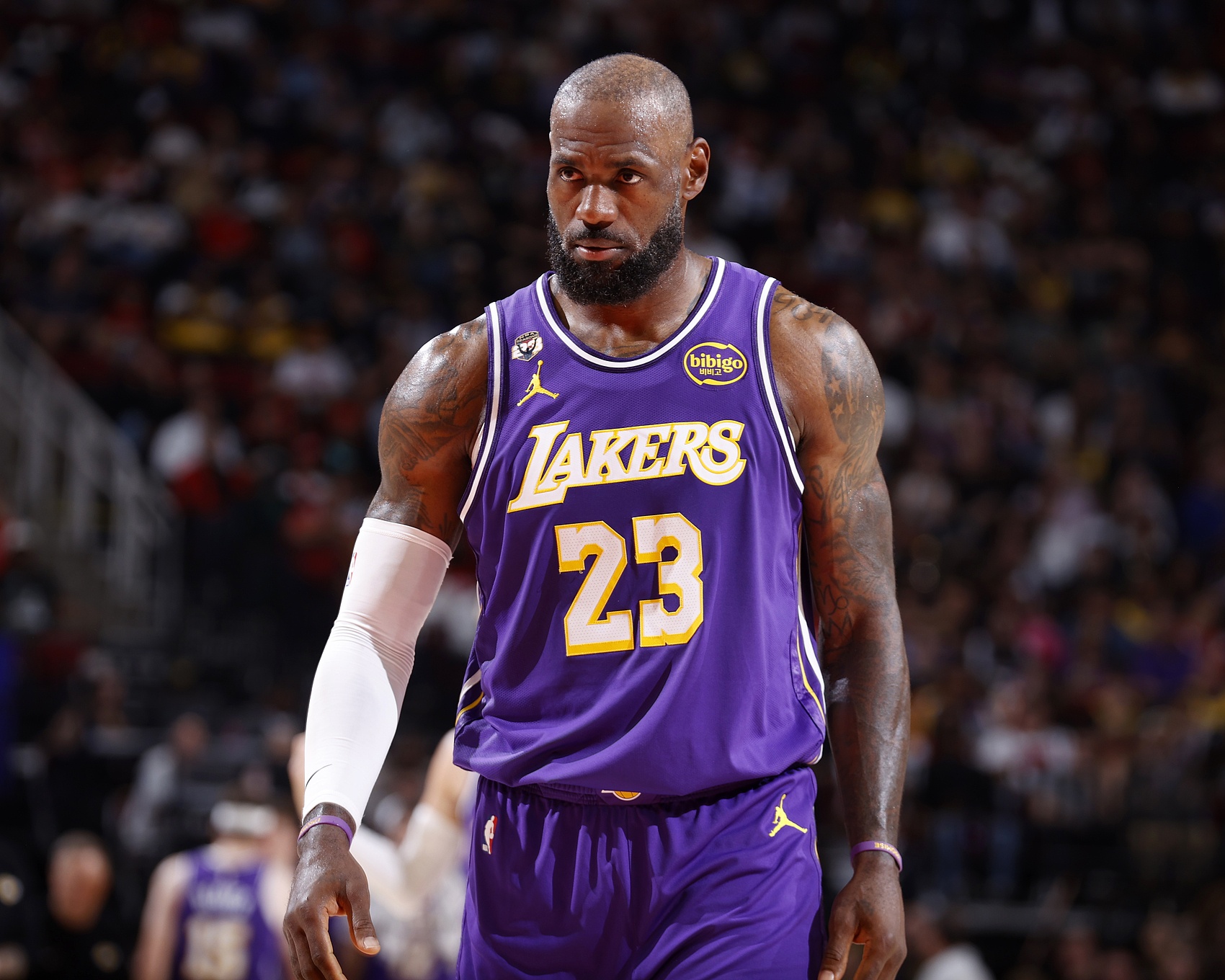 詹姆斯39岁再刷最老纪录 30分15助改写五年前自己