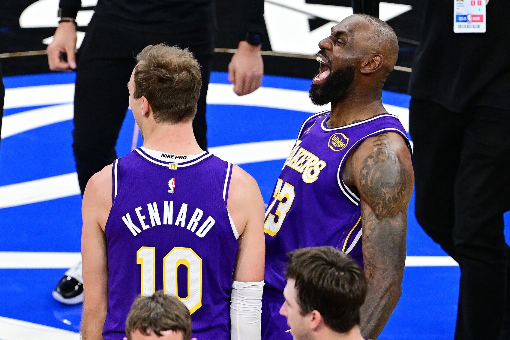 詹姆斯赛后盛赞肯纳德全能表现 湖人主场不敌独行侠