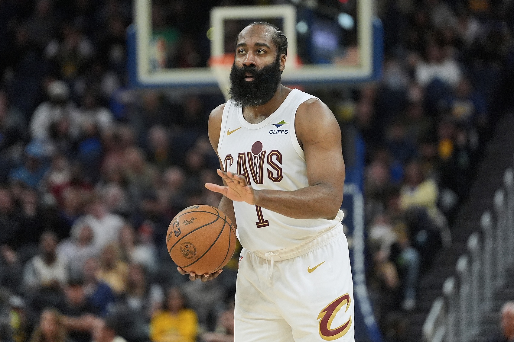 哈登骑士数据单：场均20+5+8 出战胜率75%