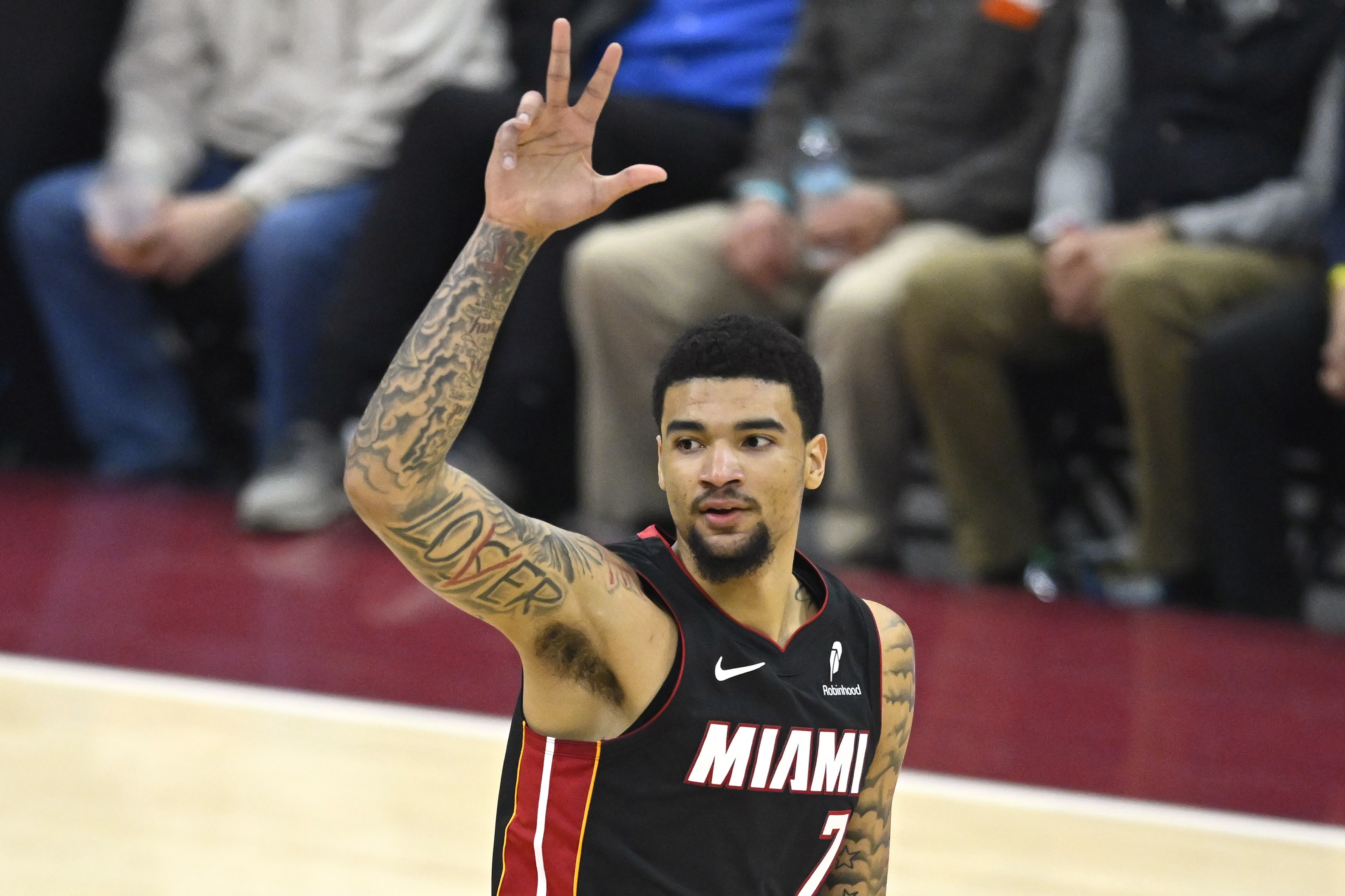 斯波点出韦尔护筐质变 场均9.1板1.1帽成内线支柱