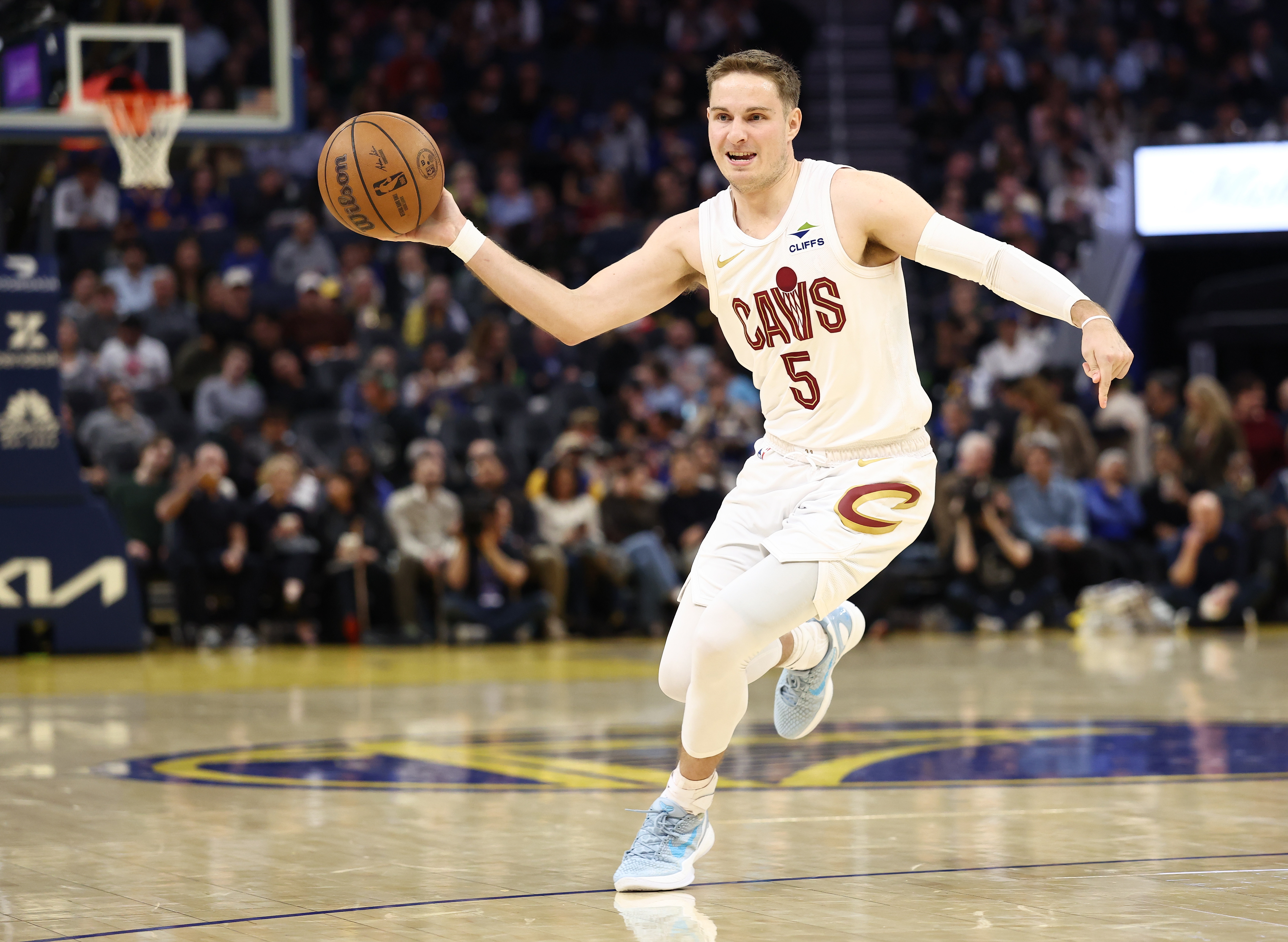 梅里尔下半场回暖单节13分 骑士大胜灰熊