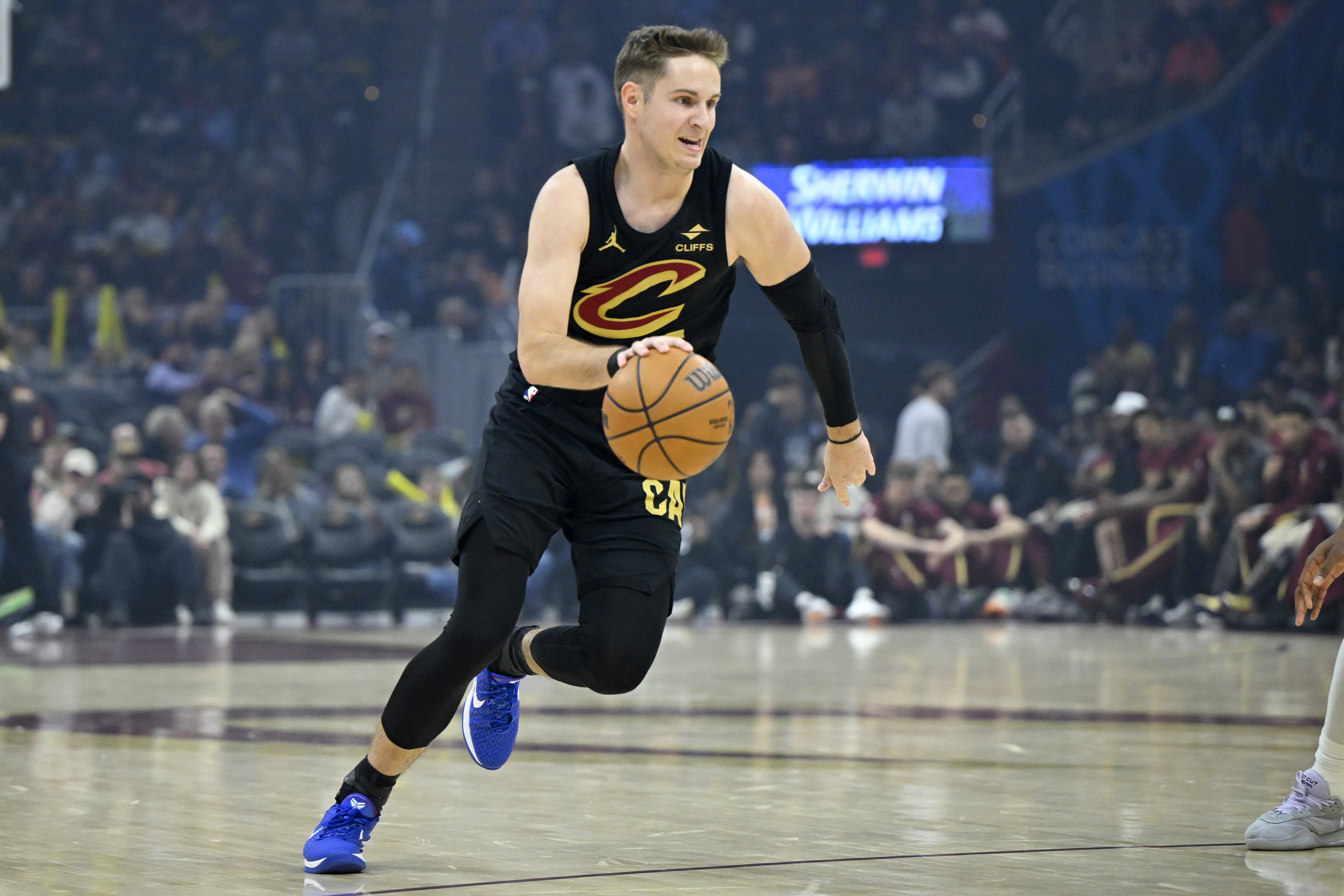 梅里尔上半场手感冰凉 骑士半场领先灰熊