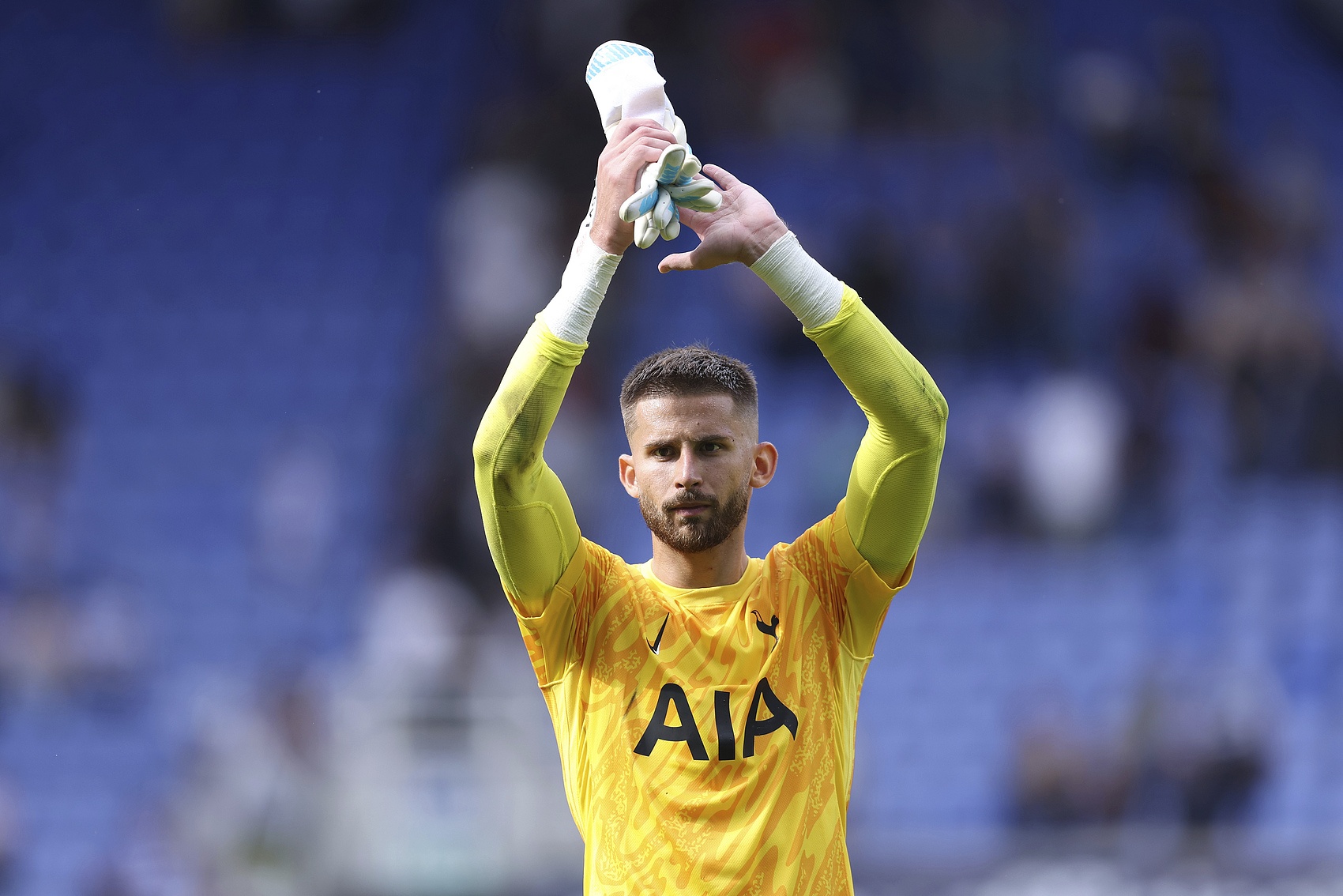 国米高层与橡树资本会谈 今夏引援锁定热刺门将维卡里奥