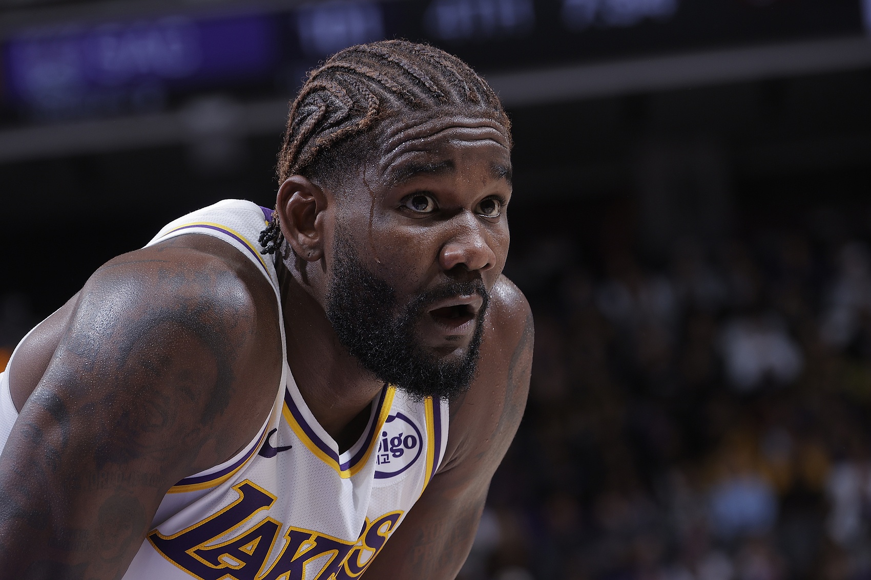 雷迪克直言艾顿接球困难 湖人惨败雷霆36分