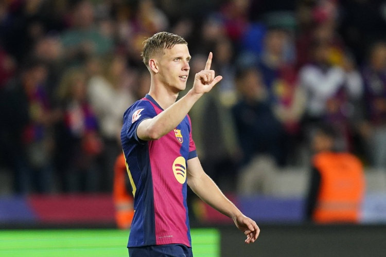 奥尔莫角色多变成巴萨欧冠变招 伪九号试验或成对阵马竞关键