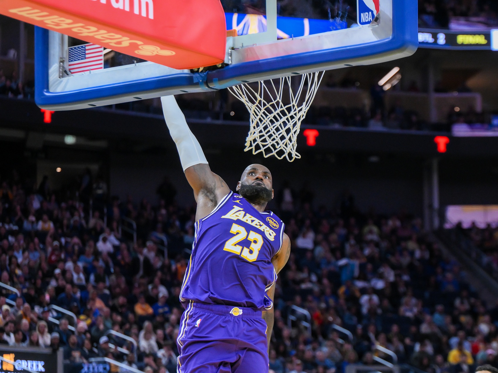 雷迪克承认关麦30秒 詹姆斯右手刺痛感明显