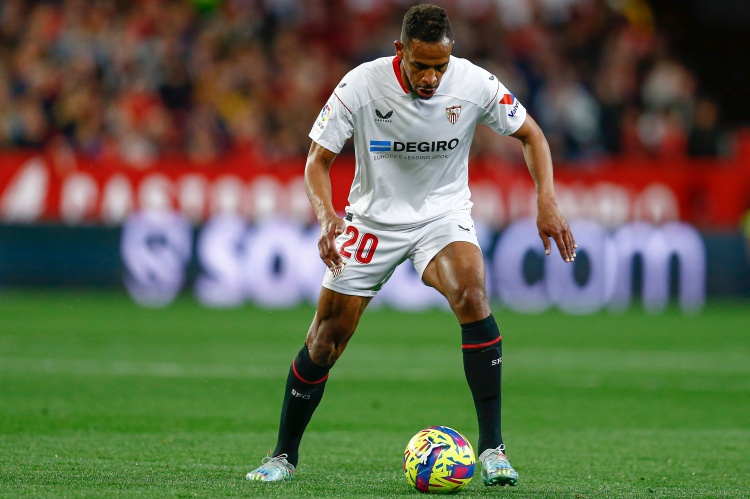 膝盖软骨磨损终结职业生涯 38岁前曼城中场费尔南多挂靴