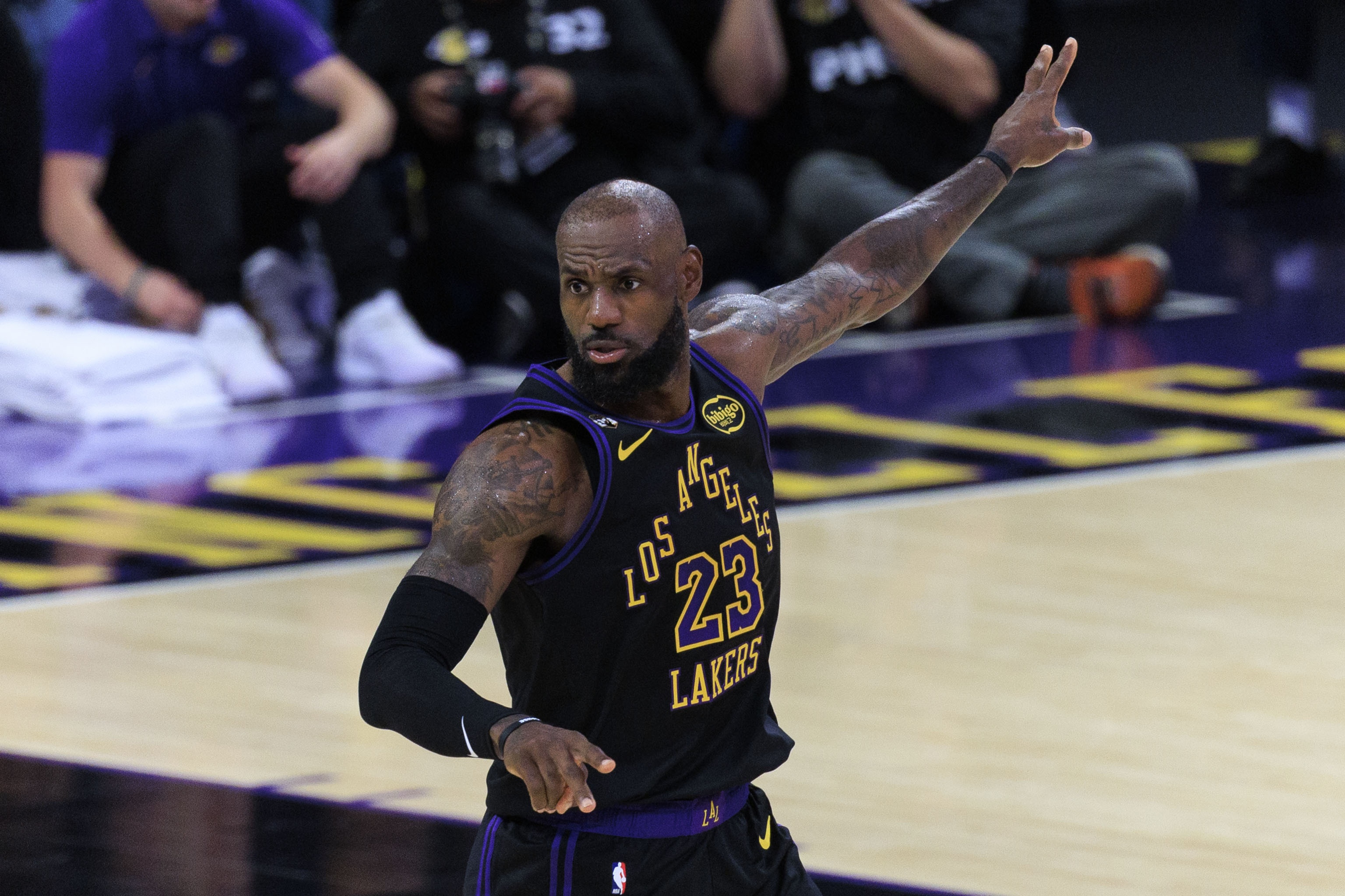 巴克利驳斥詹姆斯扣篮时代终结论 湖人锁定西部第四