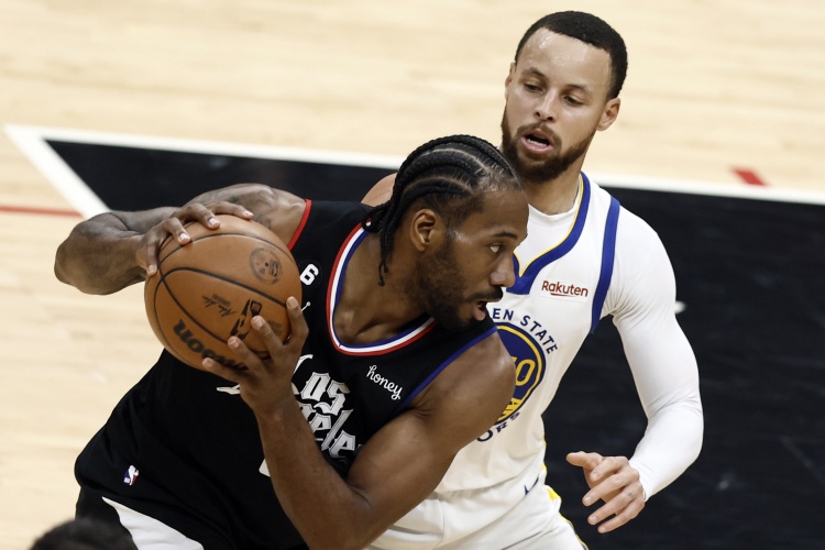 科尔赛前调侃附加赛得分纪录 记者提醒数据不计入季后赛统计