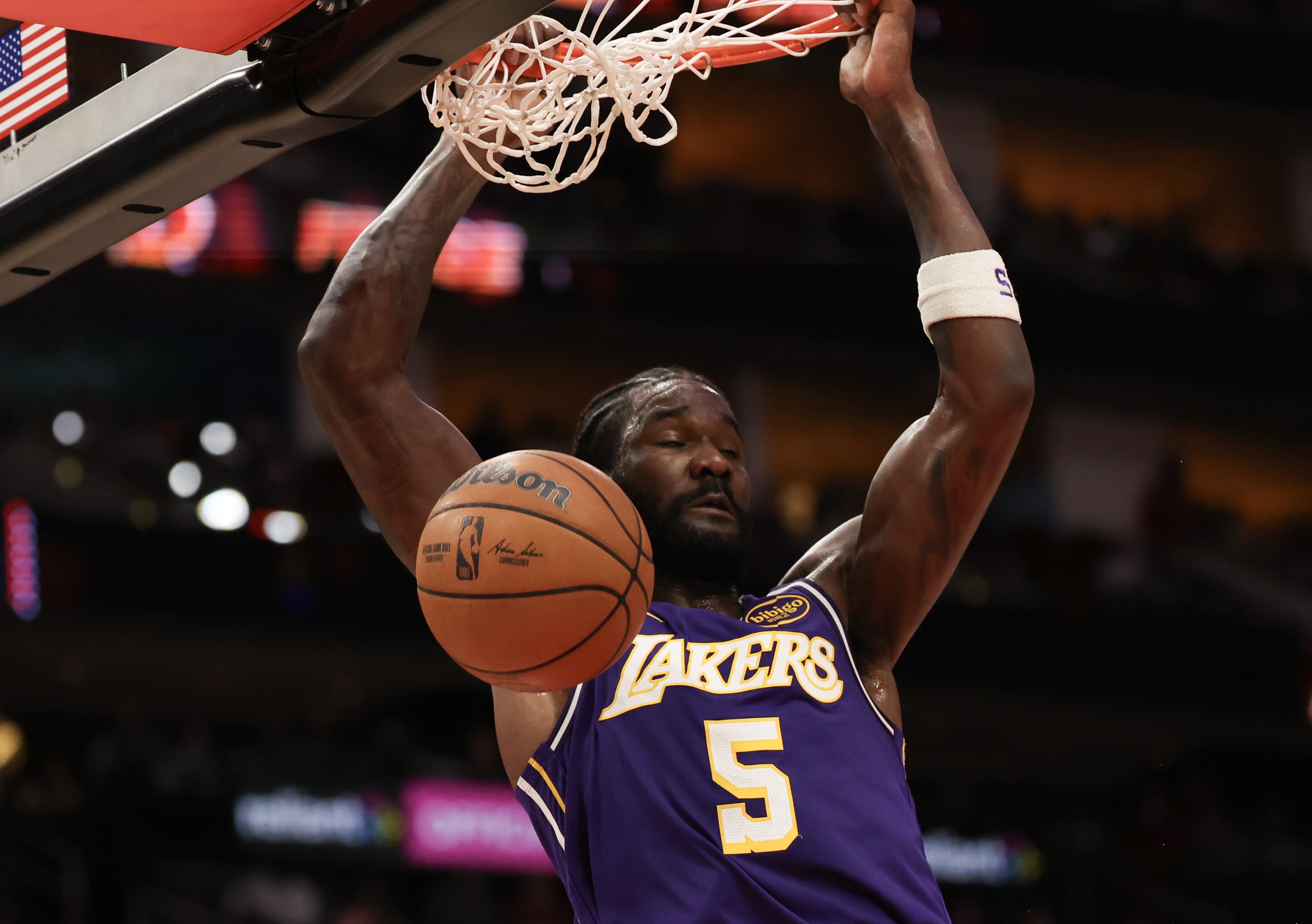 艾顿拒评个人赛季表现 将评判权交予外界 艾顿拒评个人赛季表现 将评判权交予外界