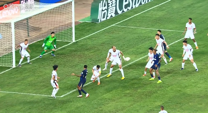 三镇角球争议 费利佩疑似手球裁判未判