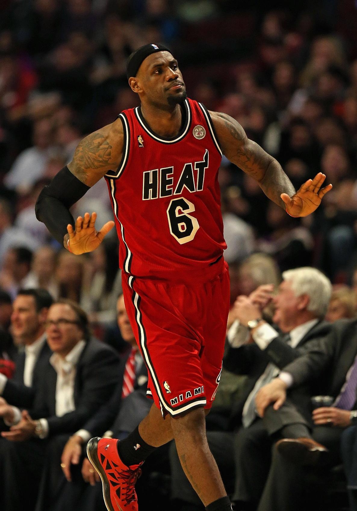 黄蜂连续十年无缘季后赛 詹姆斯成唯一季后赛交手现役球员