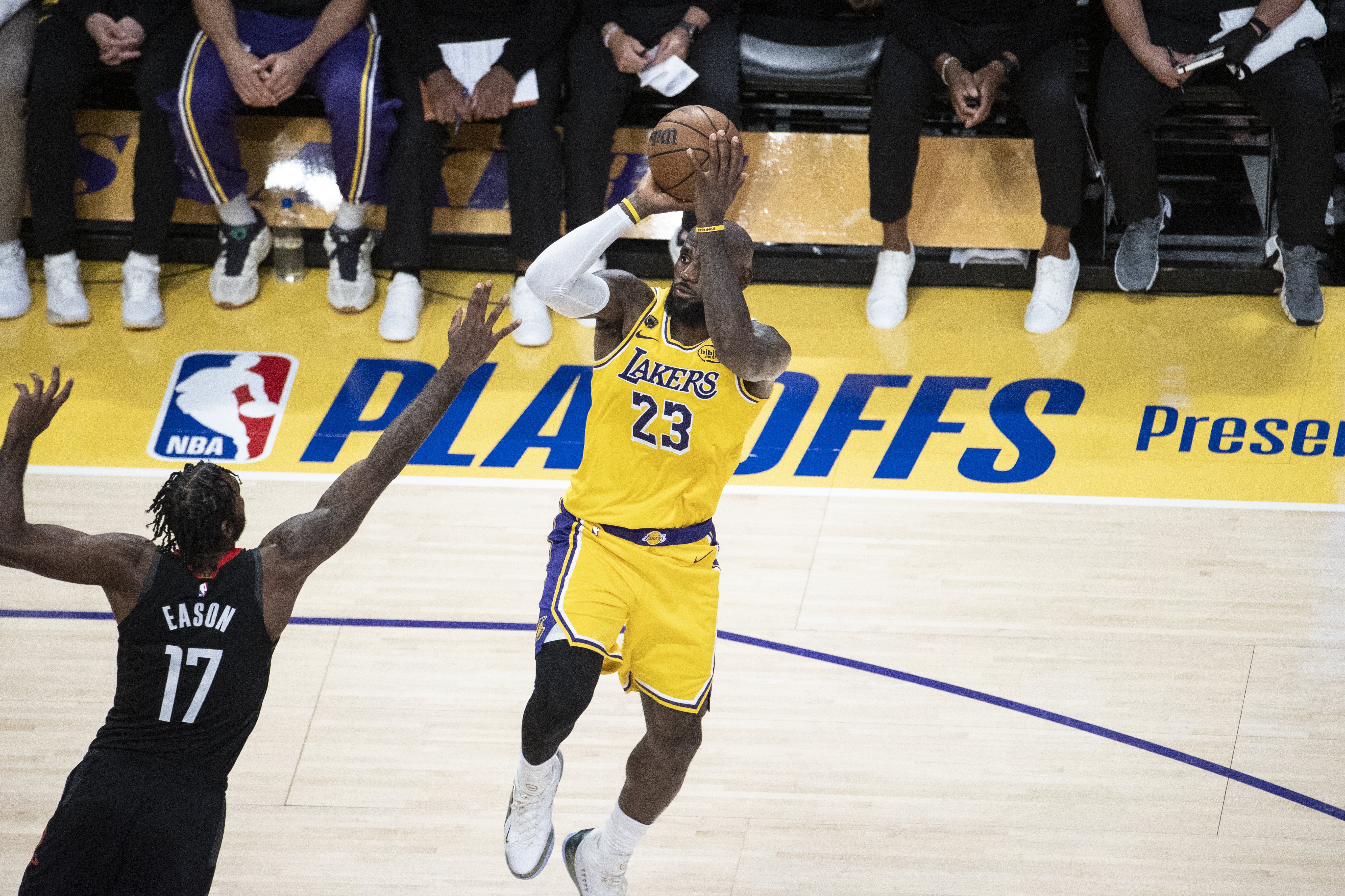 湖人首战告捷暗藏隐忧 篮板遭爆&失误20次敲响警钟