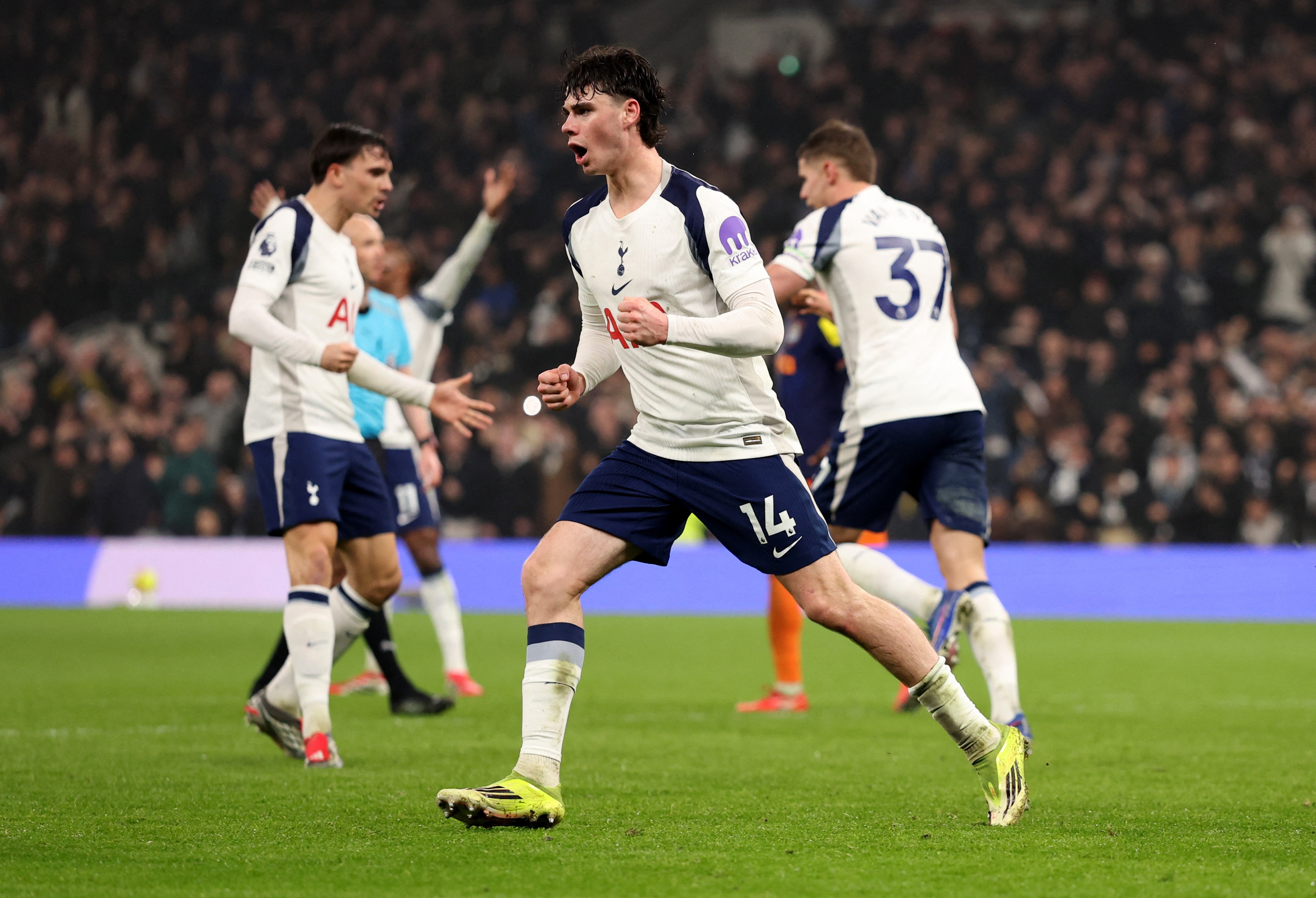 利物浦后防储备计划：范戴克接班人瞄准斯米特、图雷，格雷入候选