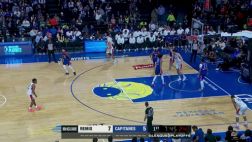 [杨瀚森暴扣]在篮下一柱擎天！杨瀚森持球单打自投自抢单臂重扣