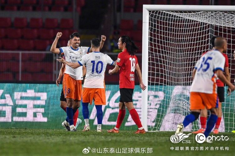 山东泰山客场5-1横扫辽宁铁人 泽卡瓦科双响炮