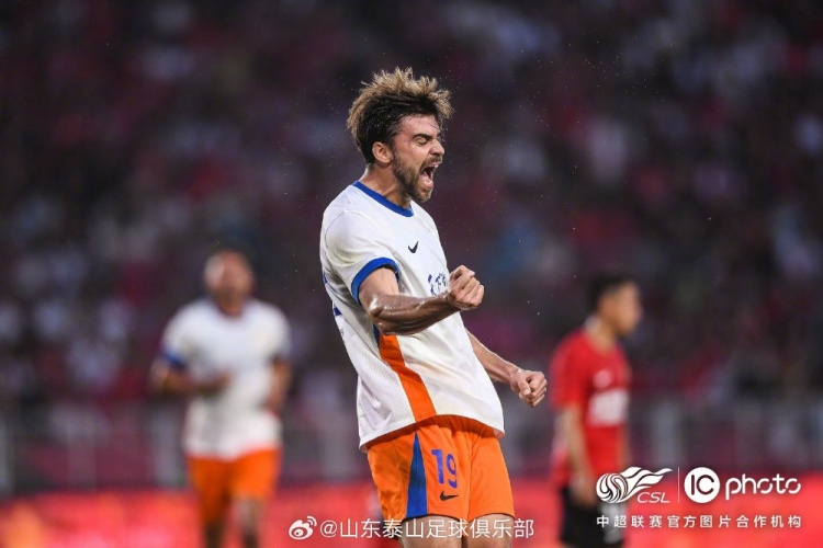 山东泰山客场5-1横扫辽宁铁人 泽卡瓦科双响炮